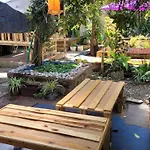 Laughing Buddha Guest House & Villa