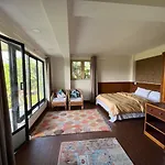 Lovely One Bedroom Avocado Apartment