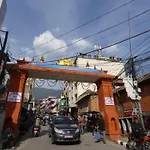 Sara\'S Backpackers Hotel