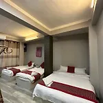 8848 Hostel