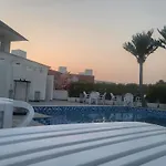 Square Hotel