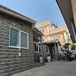 Ashmit\' Manor
