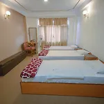 Hotel Triratna