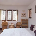 Tembas House