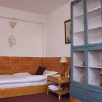 Tembas House
