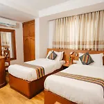 Oyo 117 Osho Holiday Inn