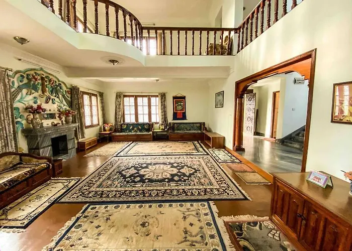 Cheerful 5-Bedroom Villa With Garden And Views