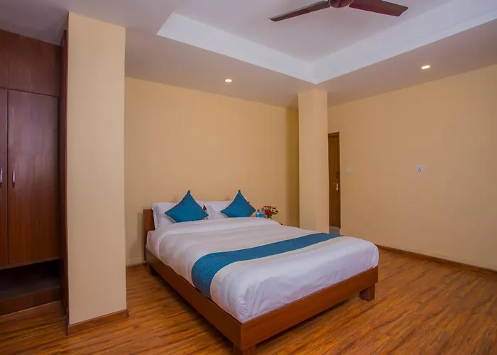 Oyo 273 Hotel Rara Palace