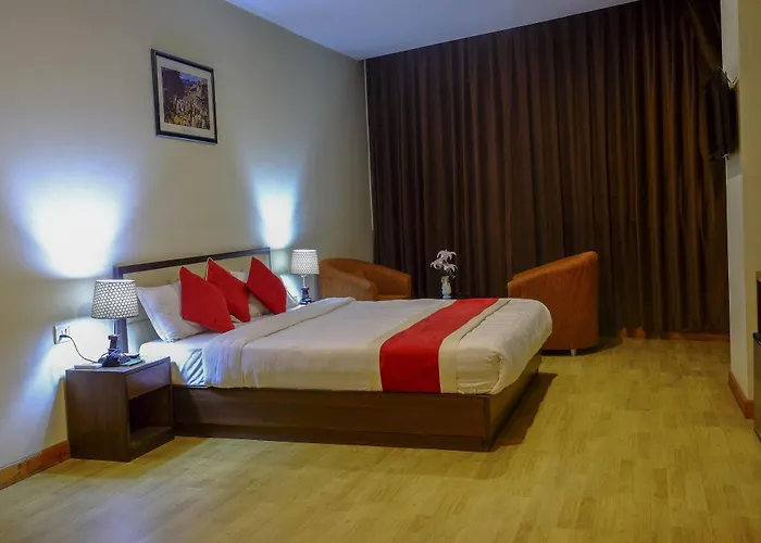 Hotel Regal Airport
