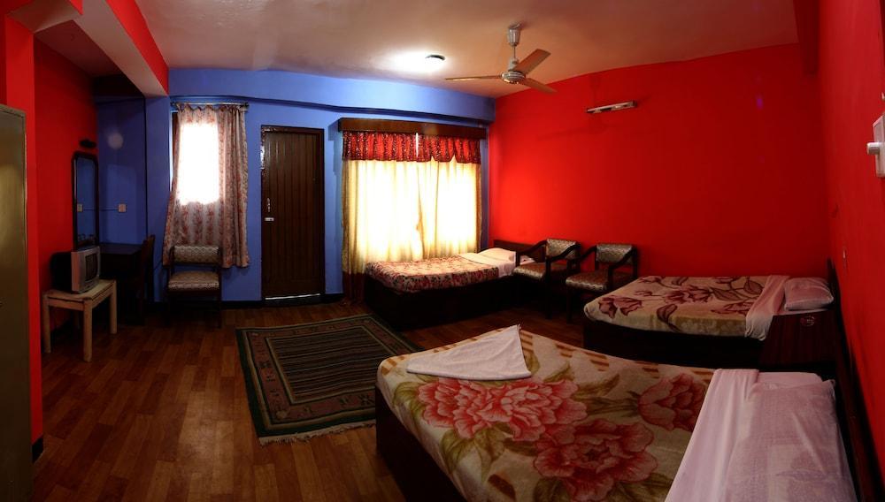 Hotel Mustang 3*