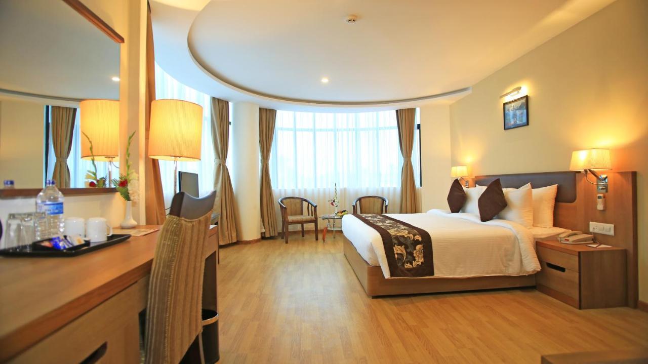 Hotel Mirage Lords