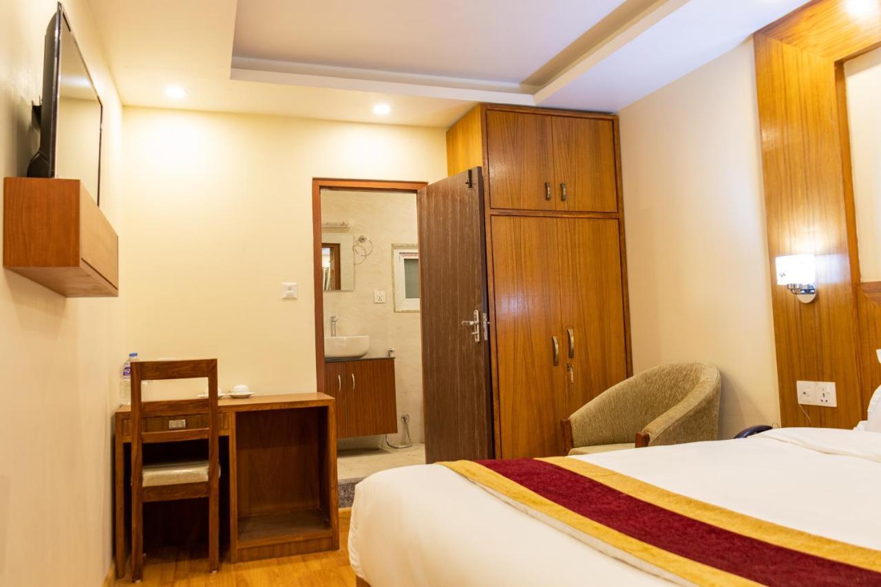 Everland Hotel 3*