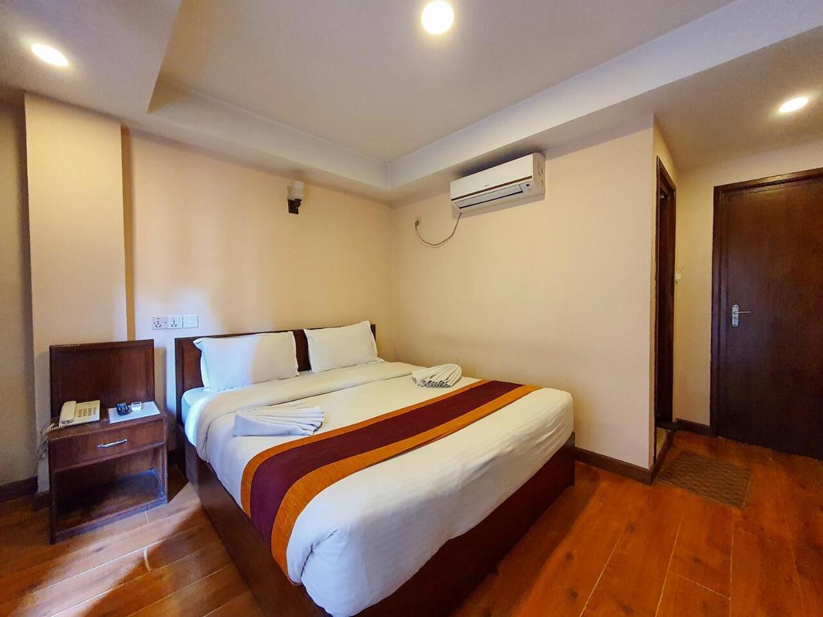 Hotel Everest Nepal 3*