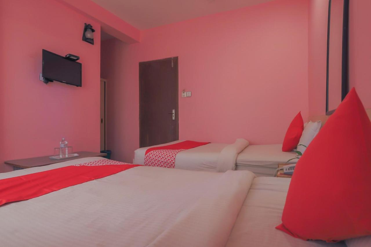 Oyo 789 Shivam Plaza 3*