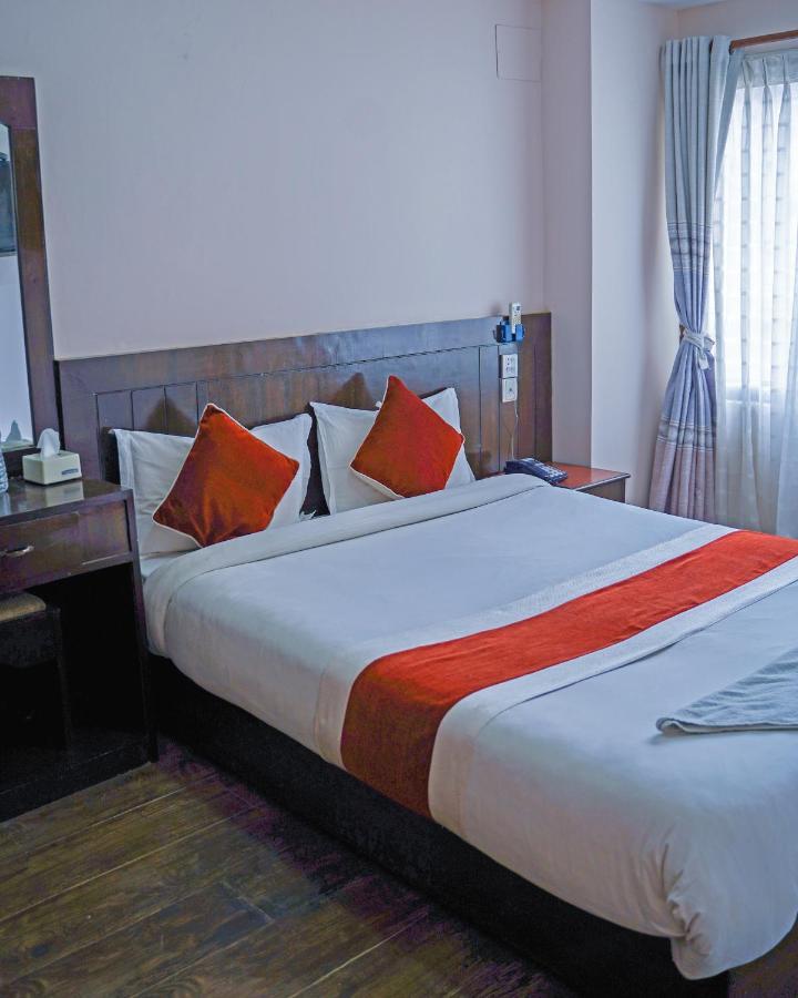 Royal Mantra Hotel 2*