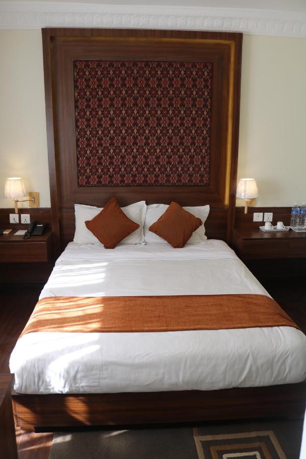 Vasana Hotel 3*