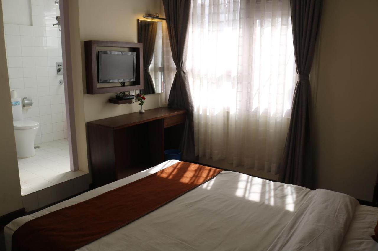 Vasana Hotel 3*