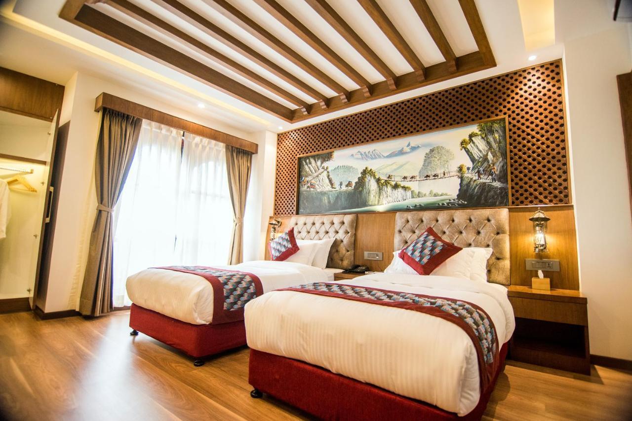 Everest Boutique Hotel 3*
