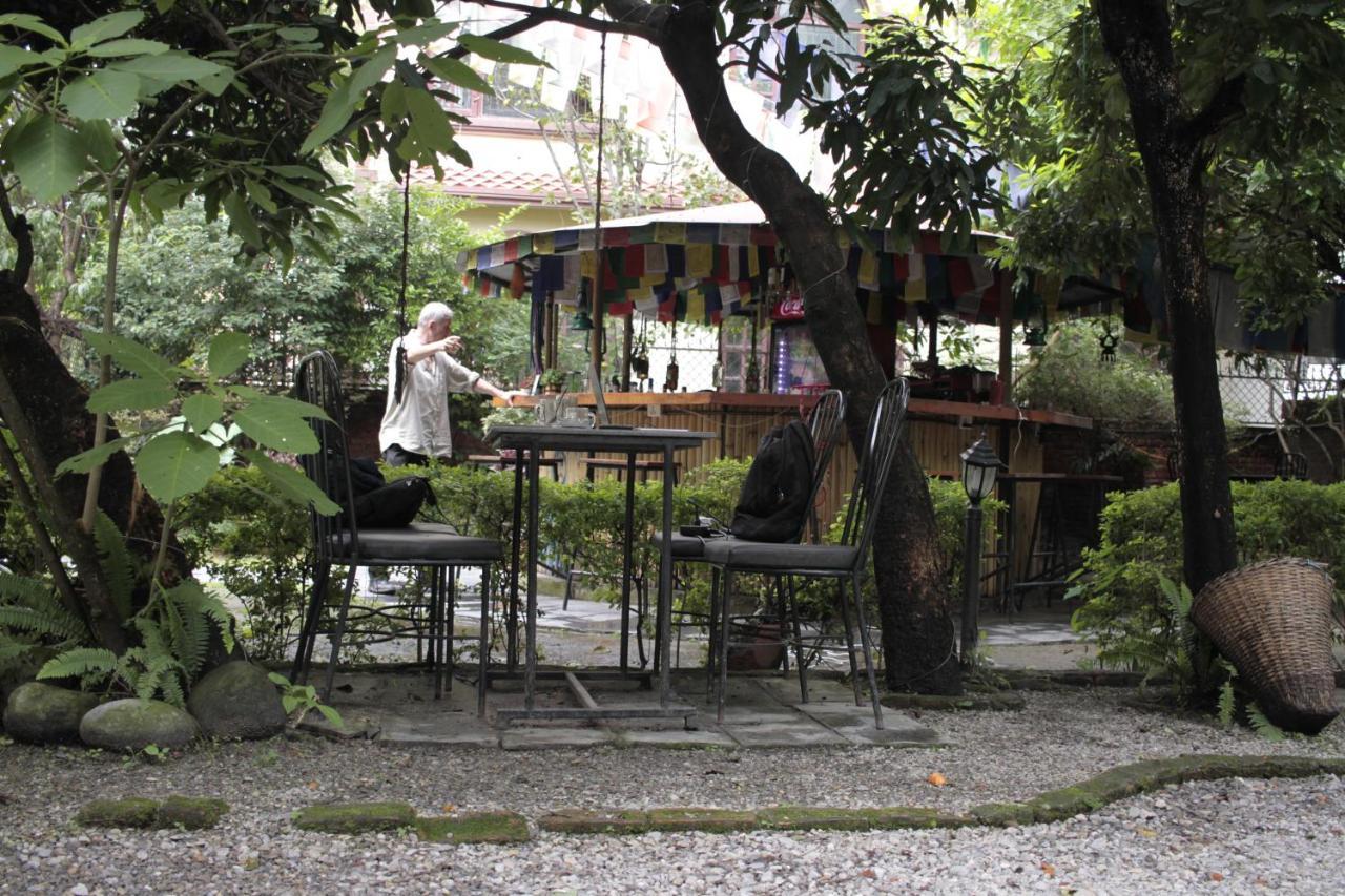 Lotus Garden Hotel 3*