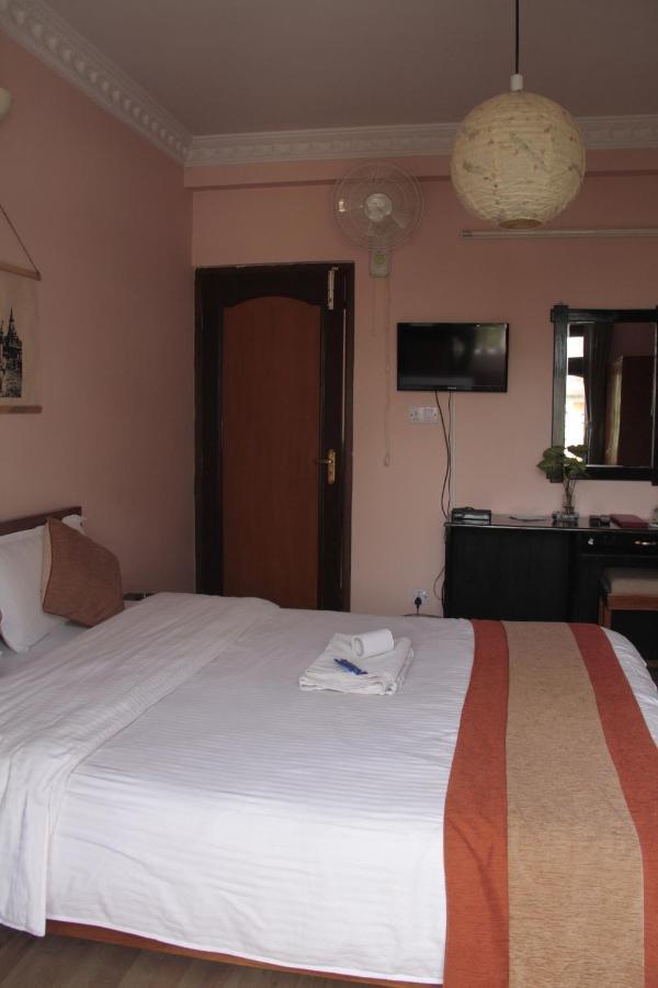 Hotel Lotus Garden 3*