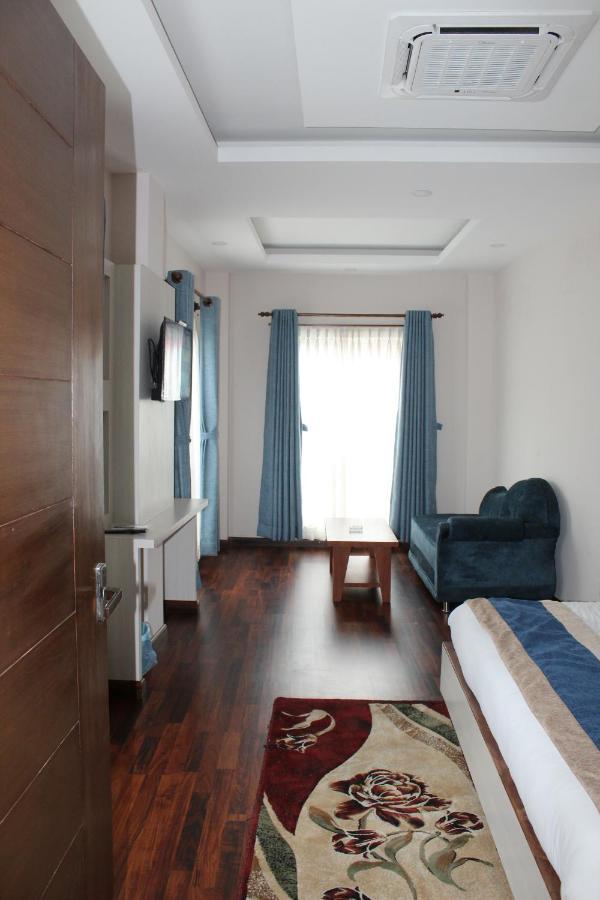 Hotel Mega & Kathmandu