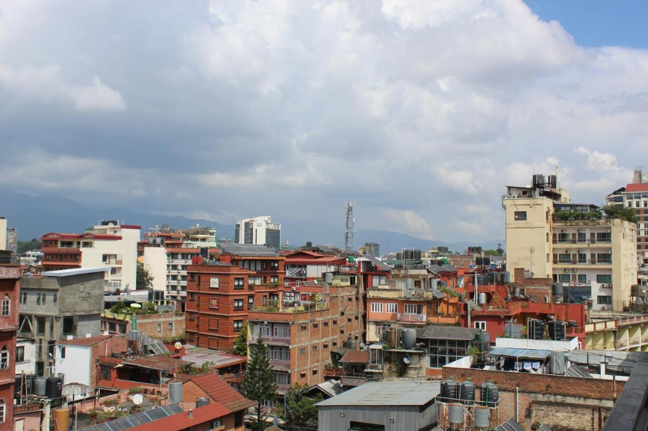 Hotel Mega &
