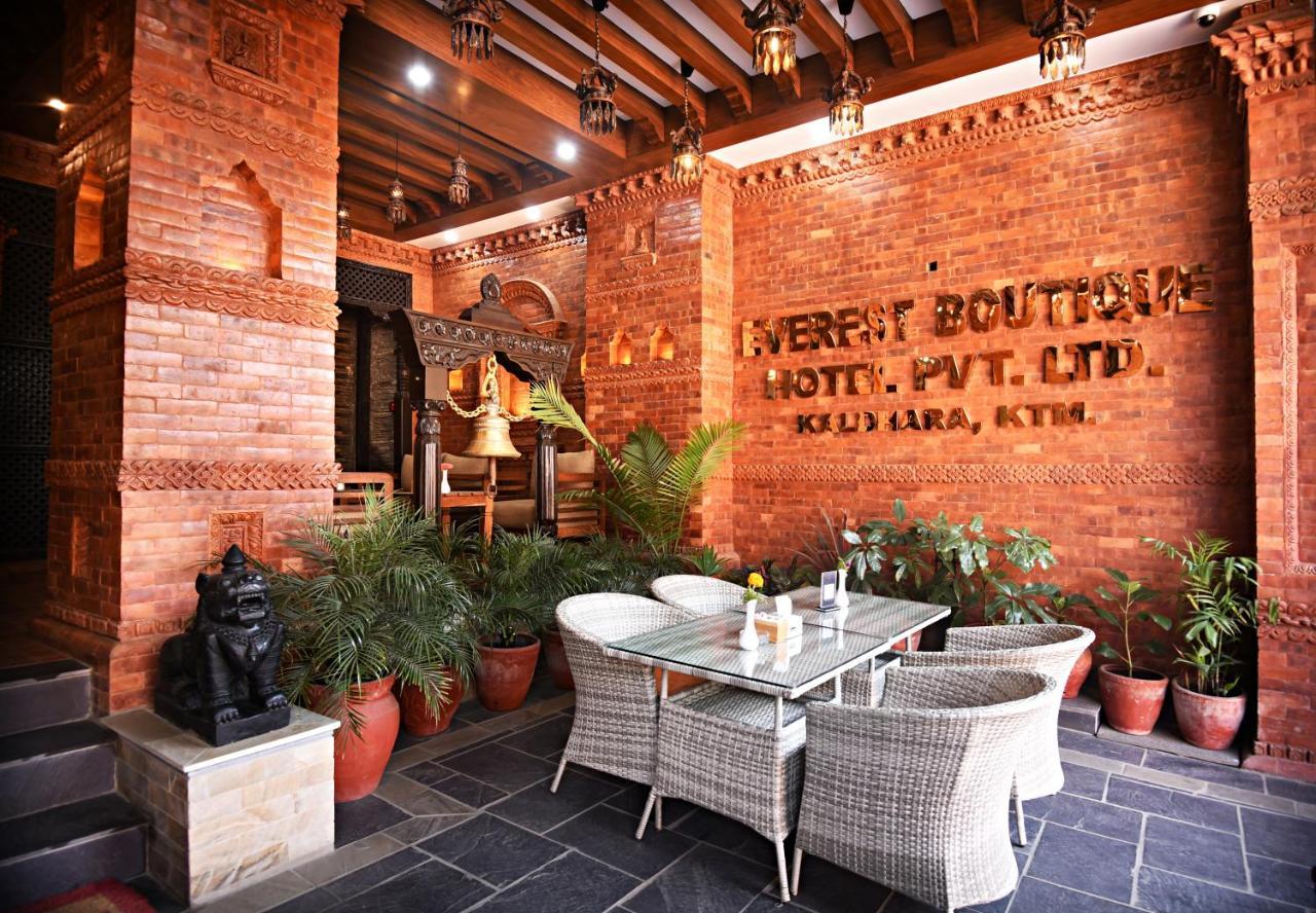 Everest Boutique 3*
