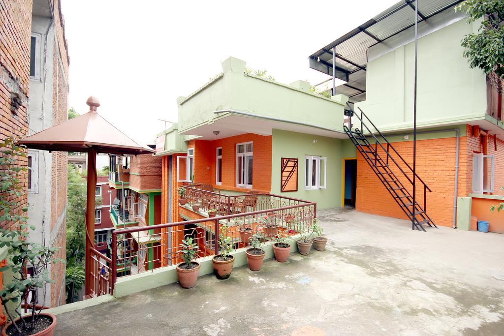 Backpackers Hotel *