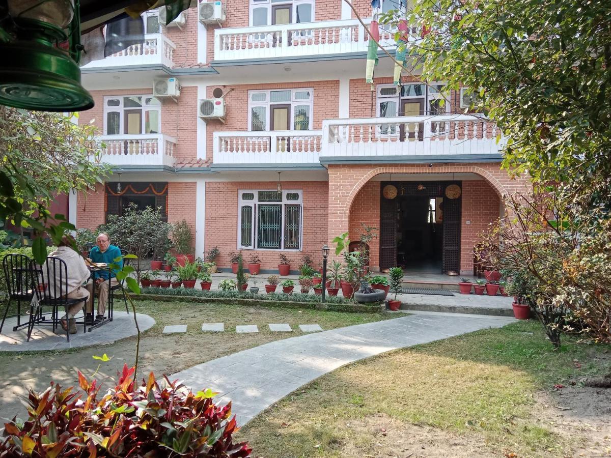 Lotus Garden Hotel 3*