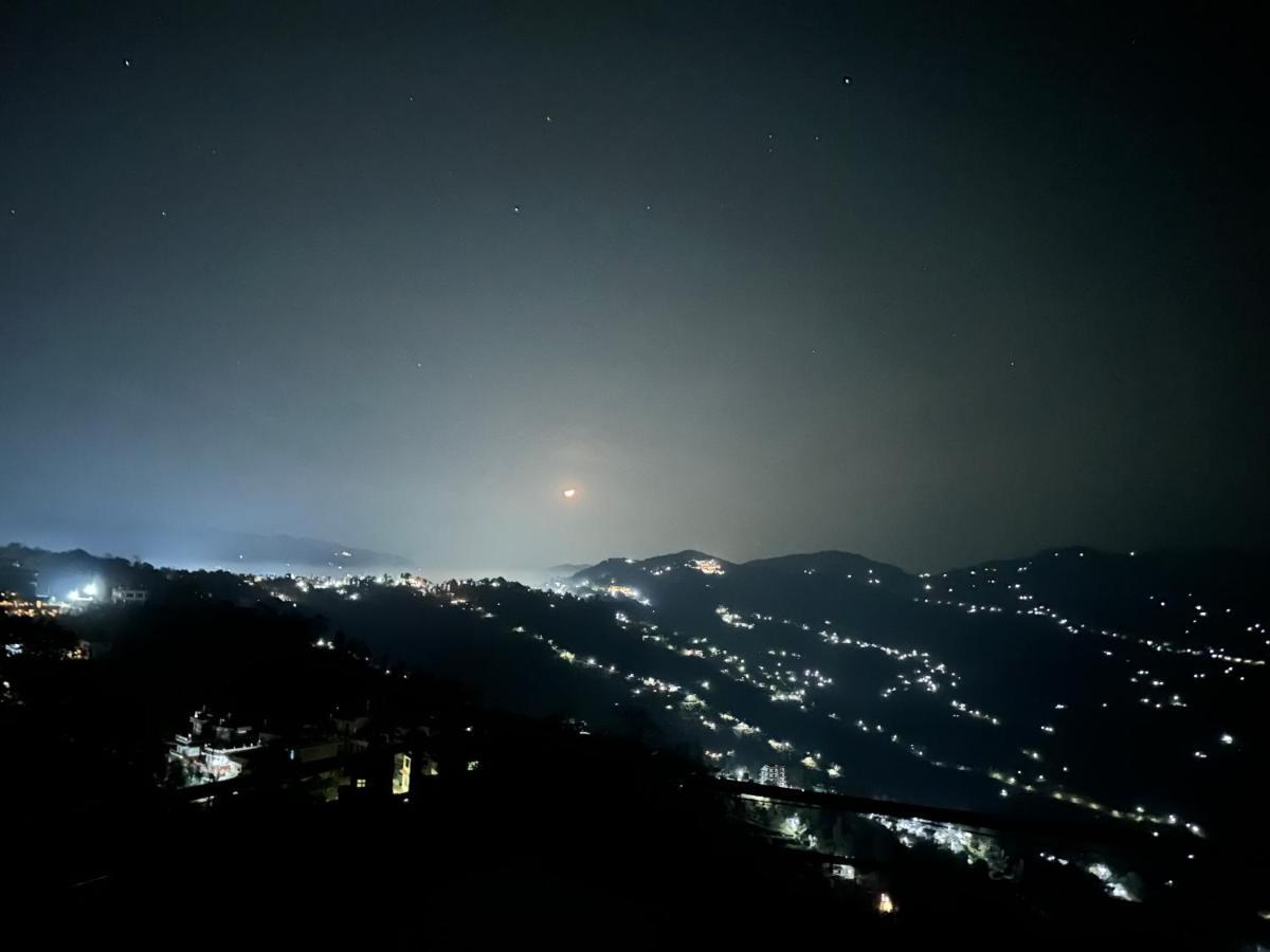Mountain Mirror Hotel