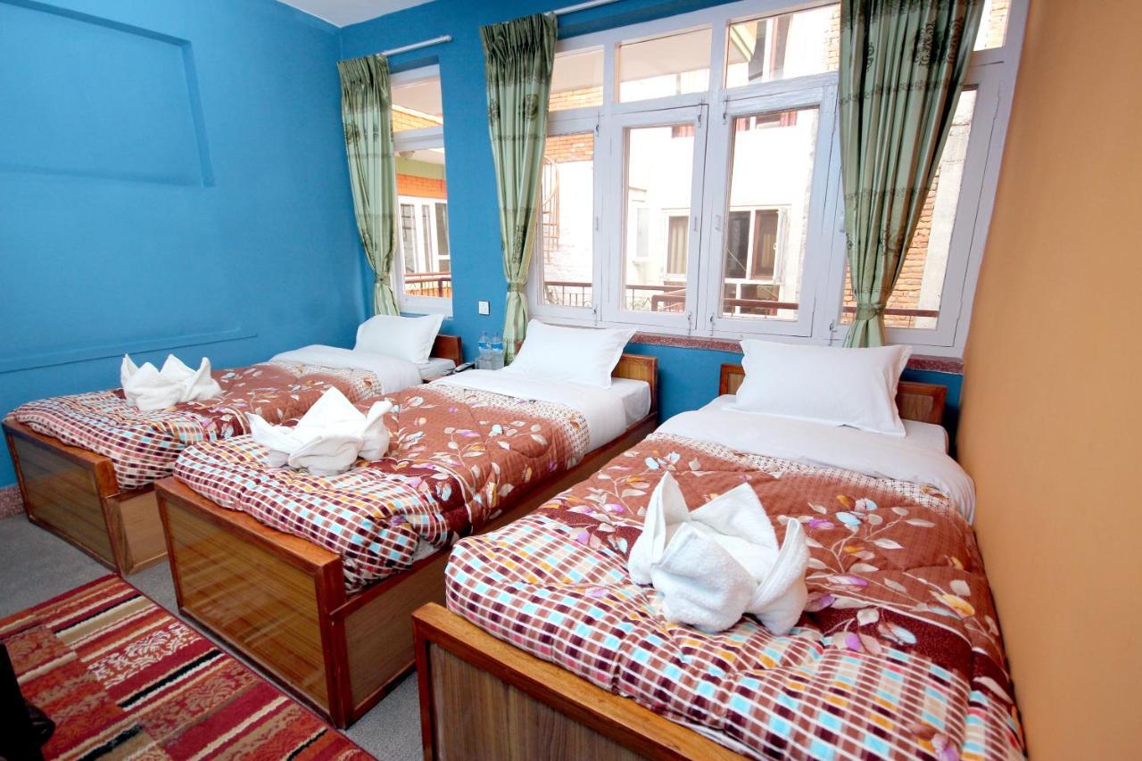 Backpackers Hotel *