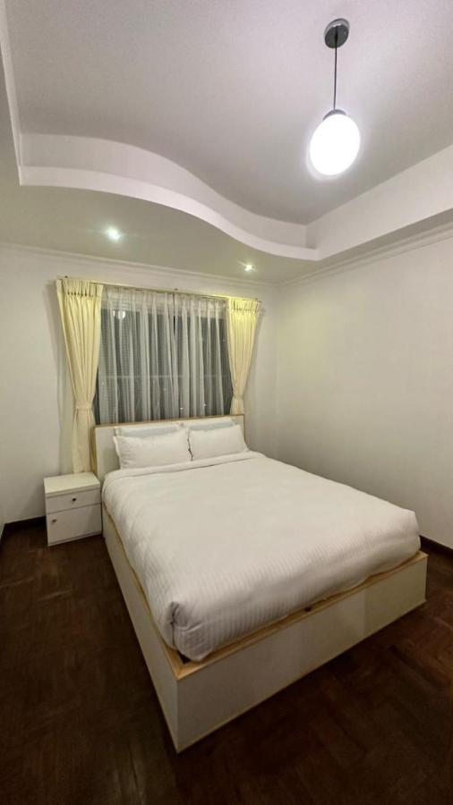 Apartment 6d, Retreat