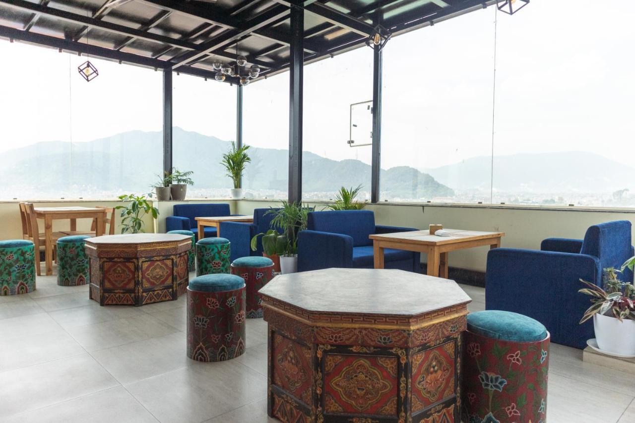 Yakroo Manang Hotel *
