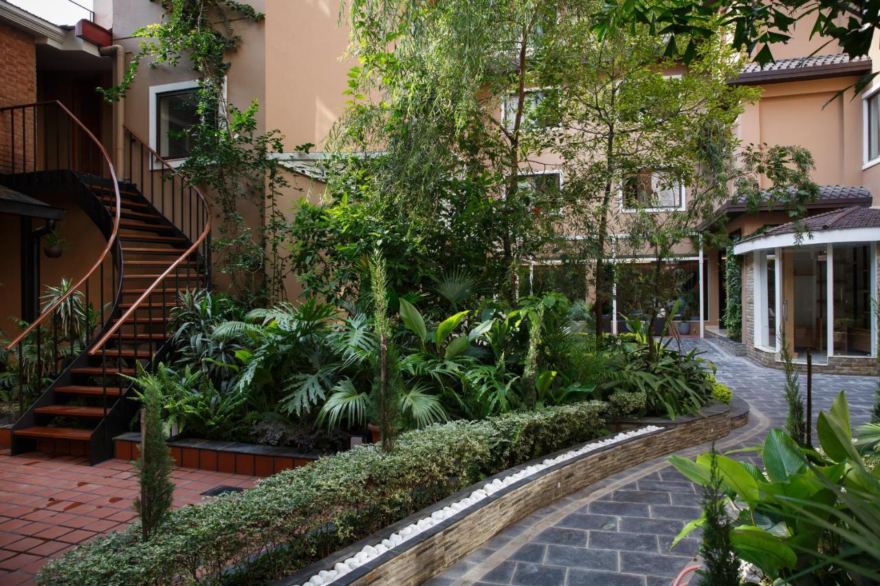 Hotel Thrive, A Tropical Courtyard Kathmandu
