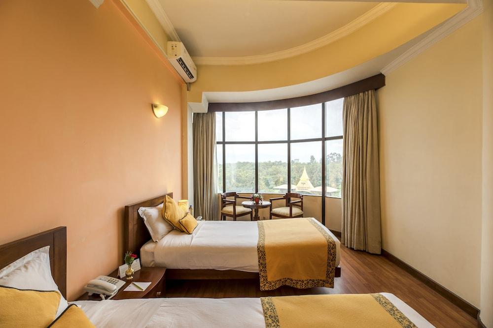Airport Hotel 4*