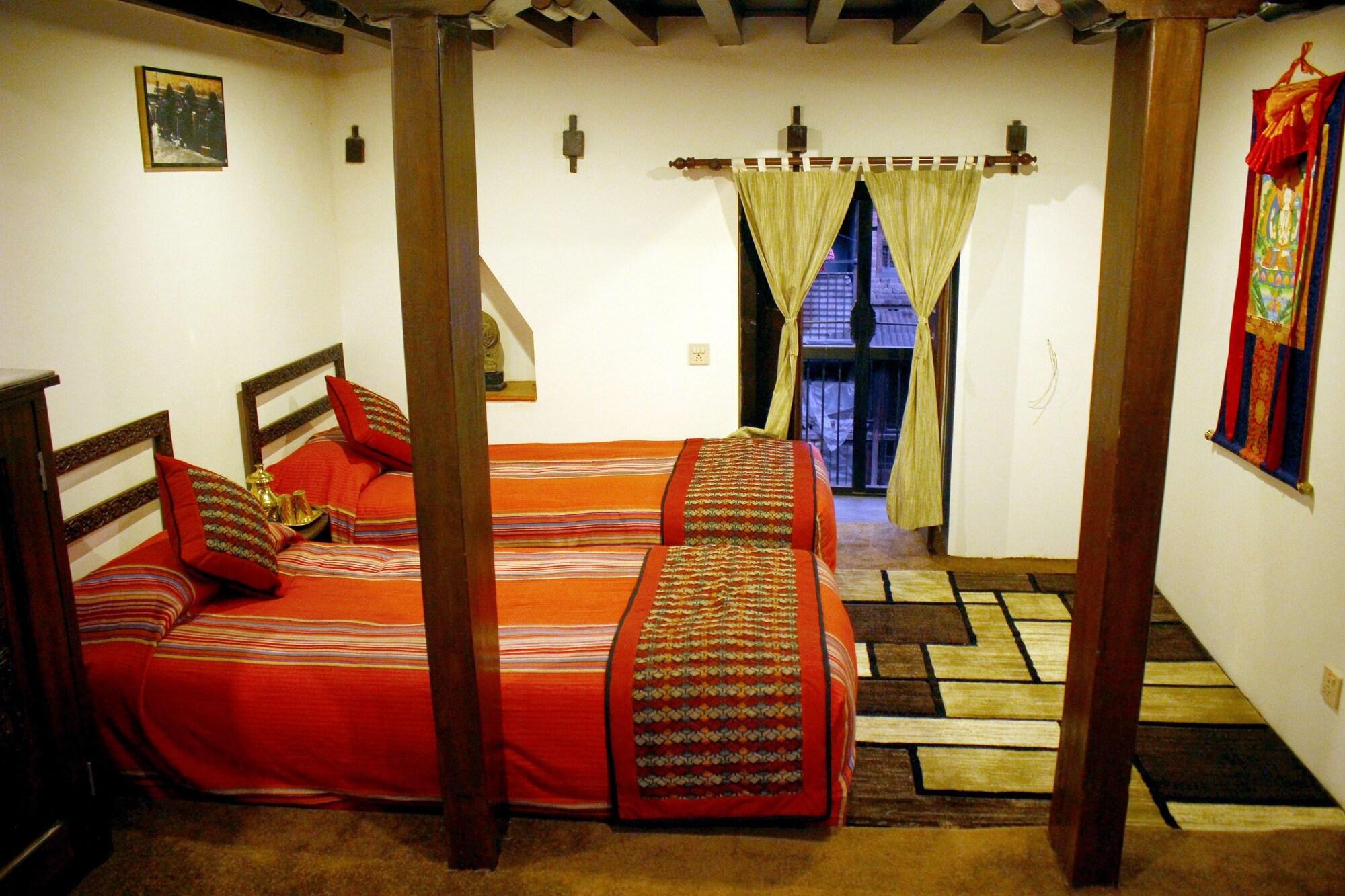 Temple House 3*