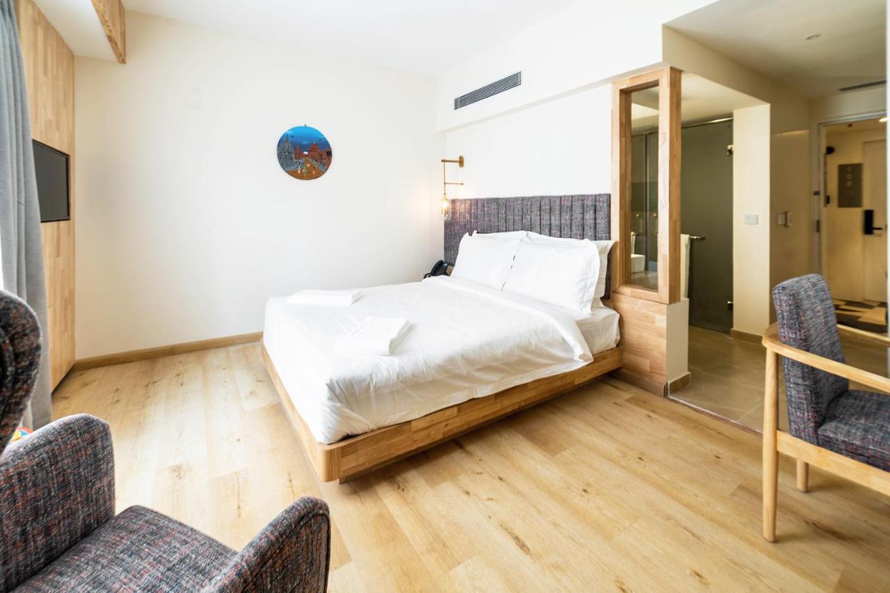 Hotel Square 4*