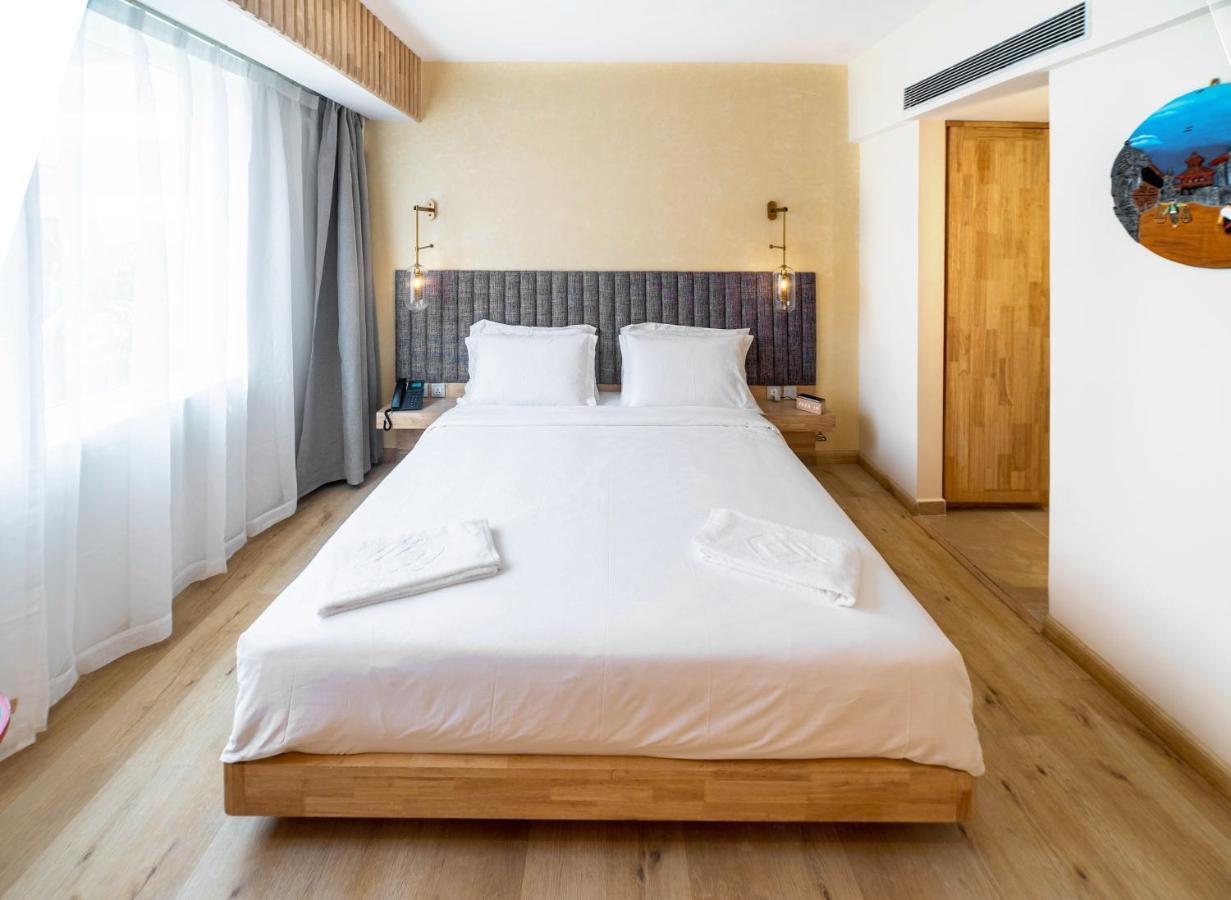 Hotel Square 4*
