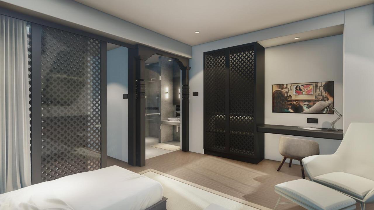 Hotel Square 4*