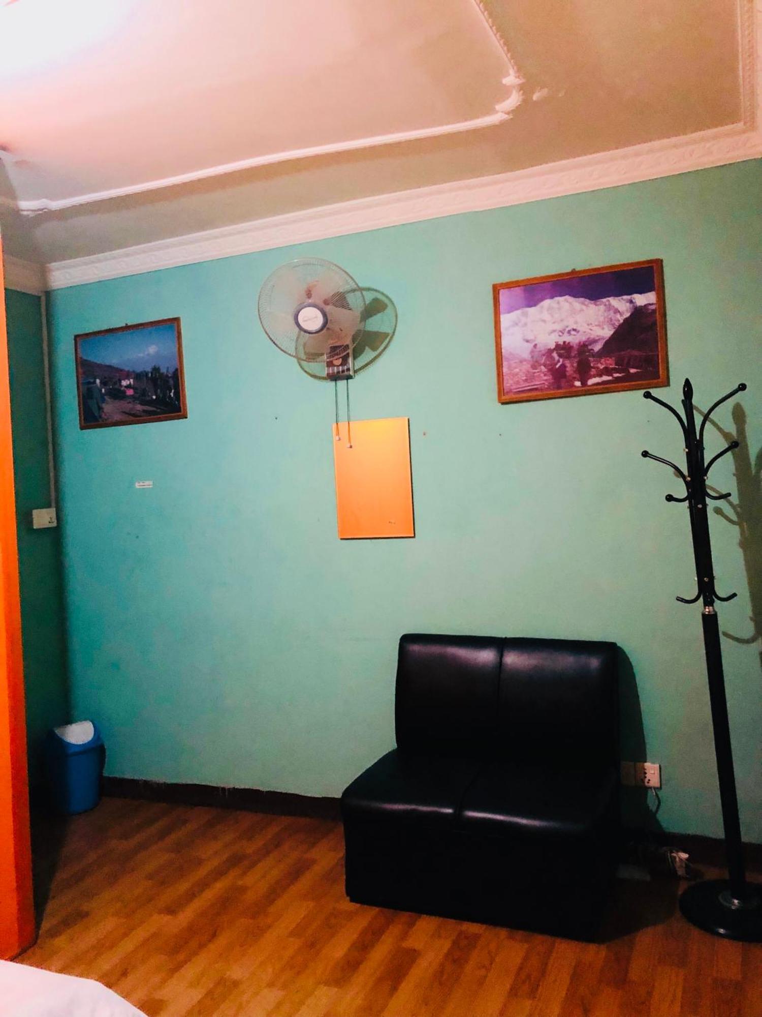 Sara's Backpackers