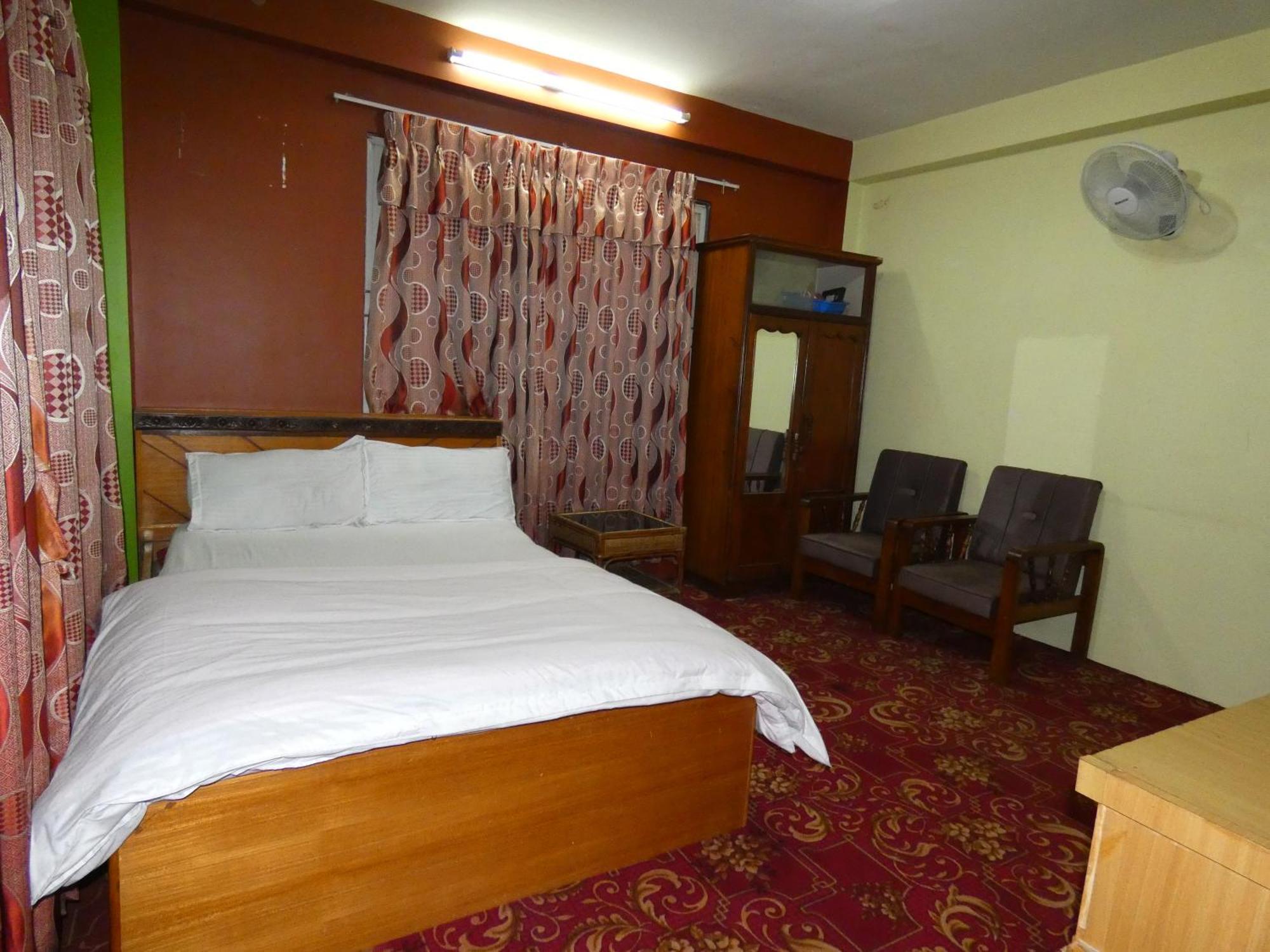 Sara's Backpackers Albergue *