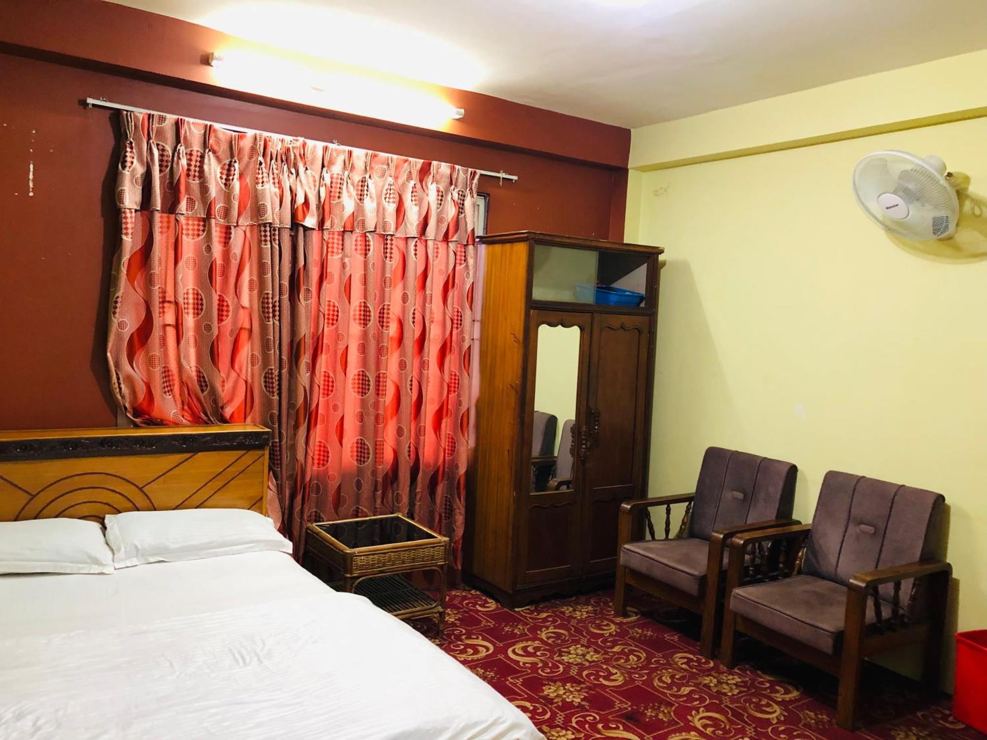 Sara's Backpackers Albergue *