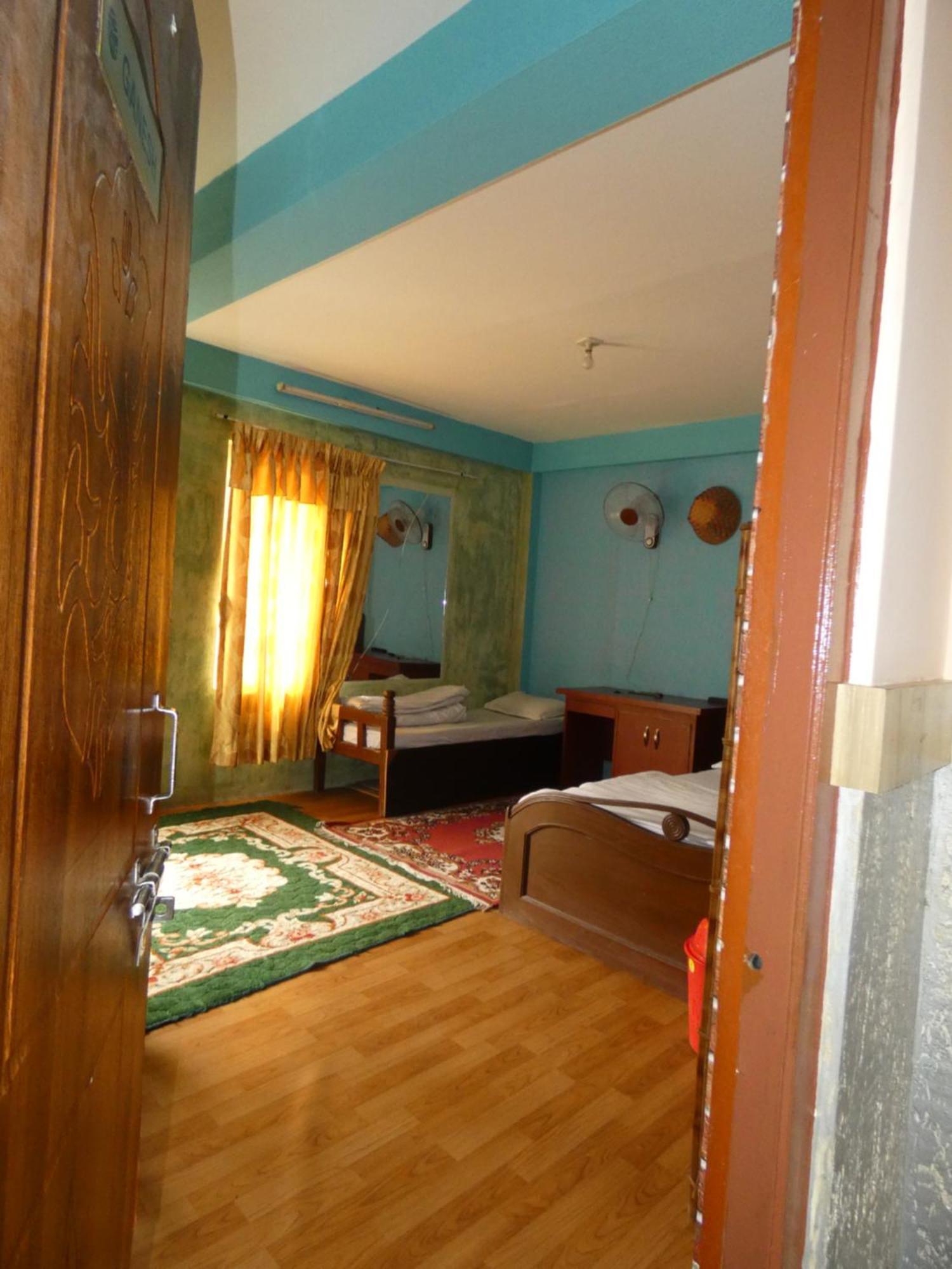Sara's Backpackers Albergue *