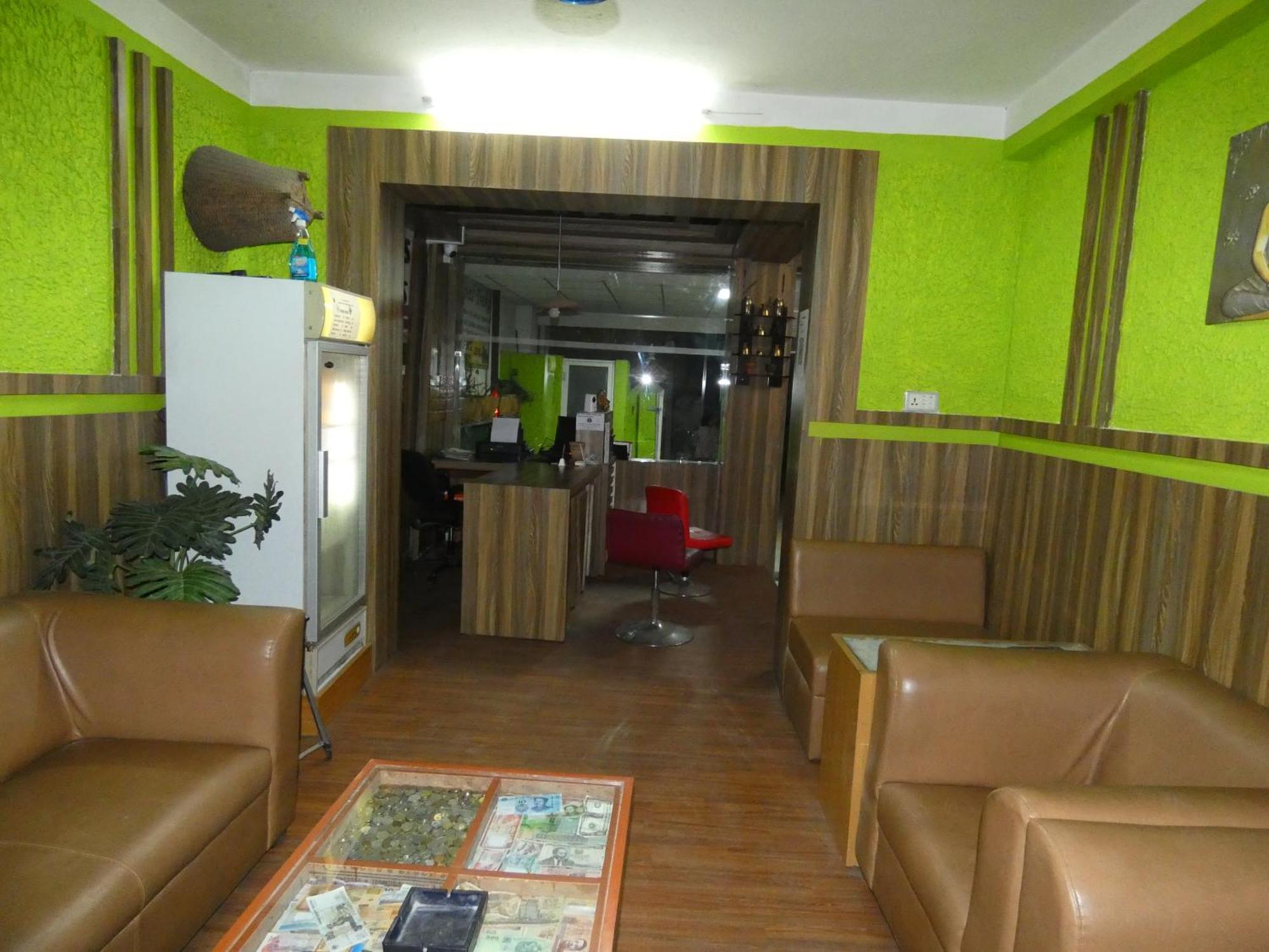 Sara's Backpackers Albergue *