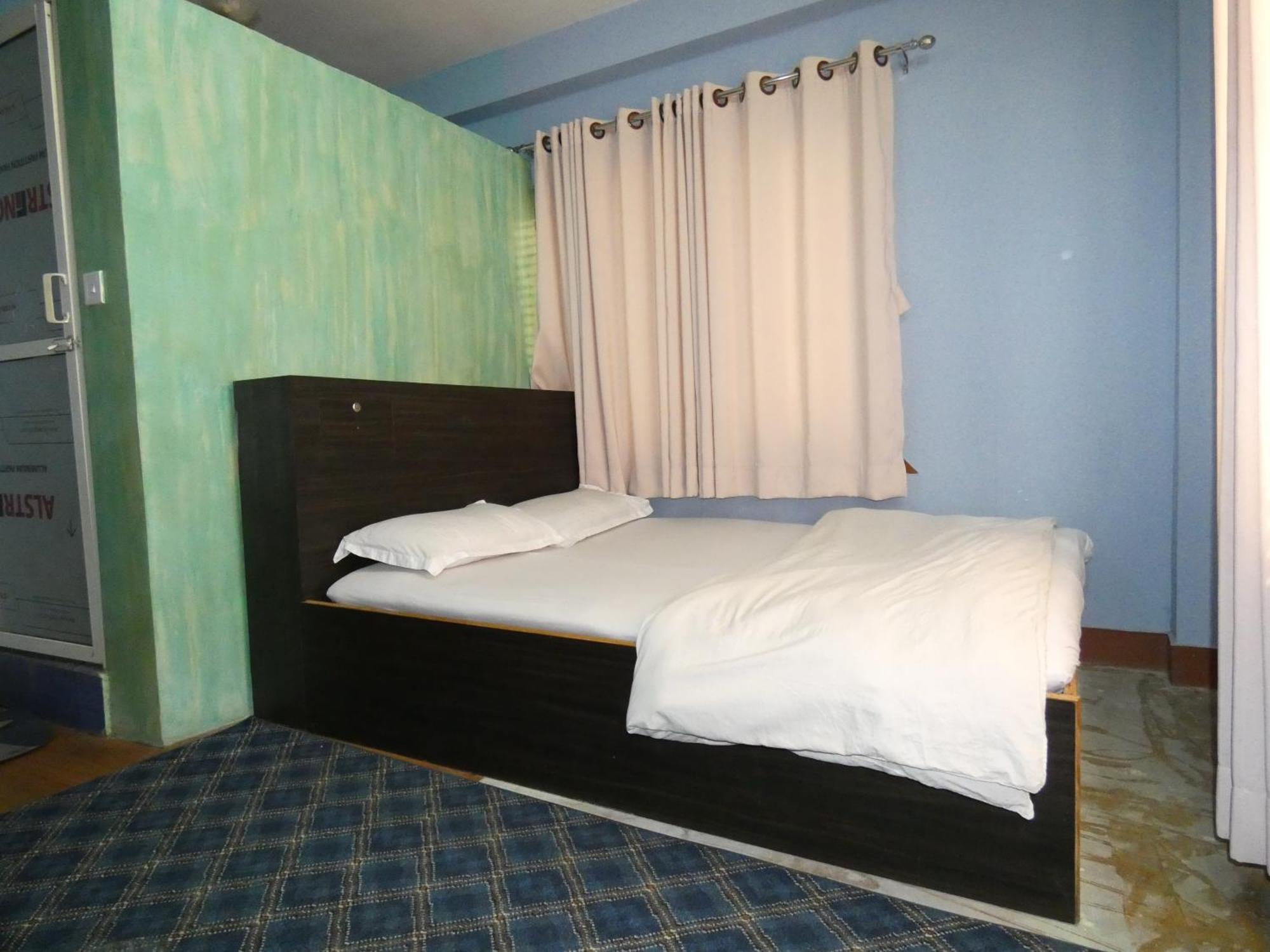Sara's Backpackers Albergue Catmandu