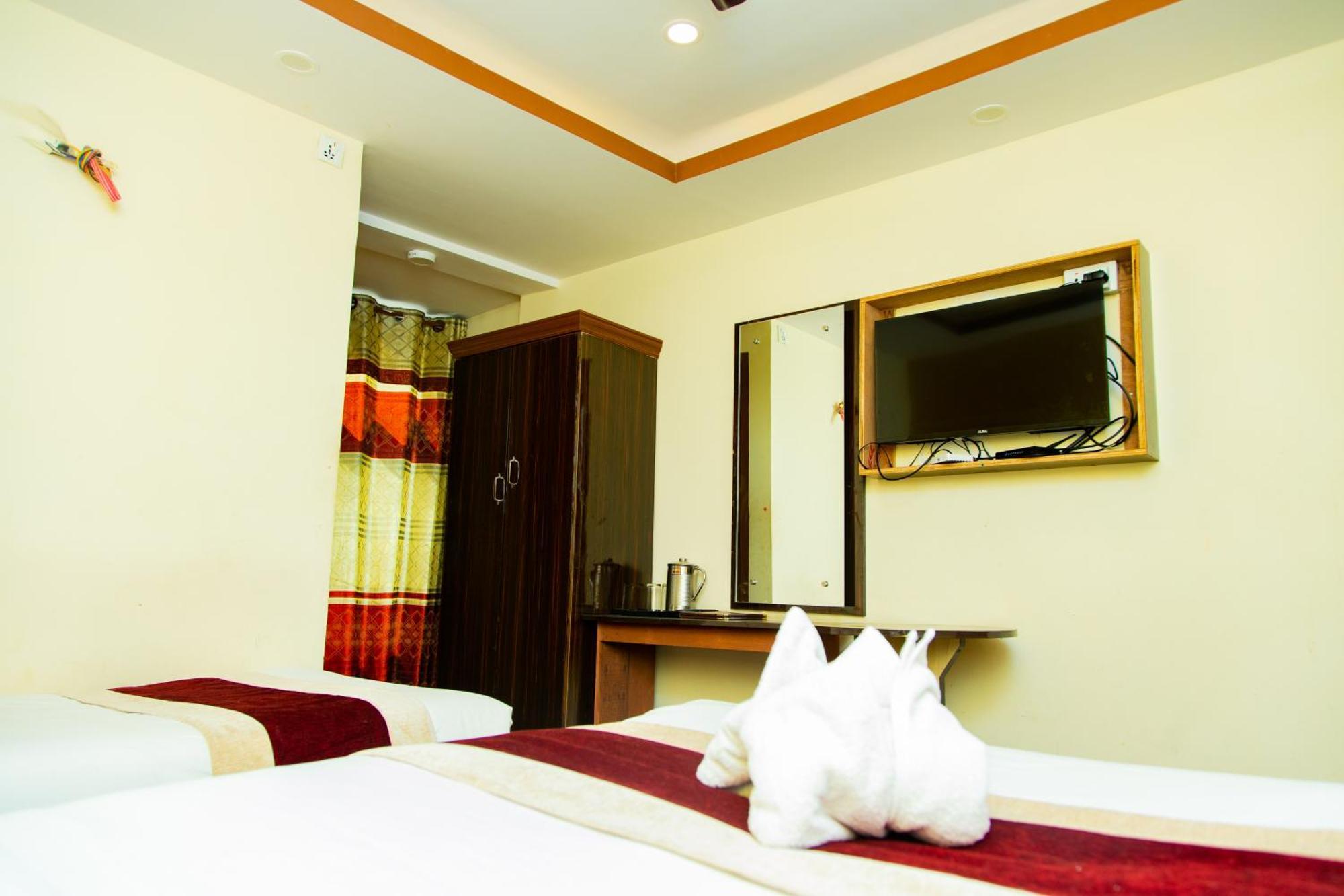 Everest Regency Hotel 3*