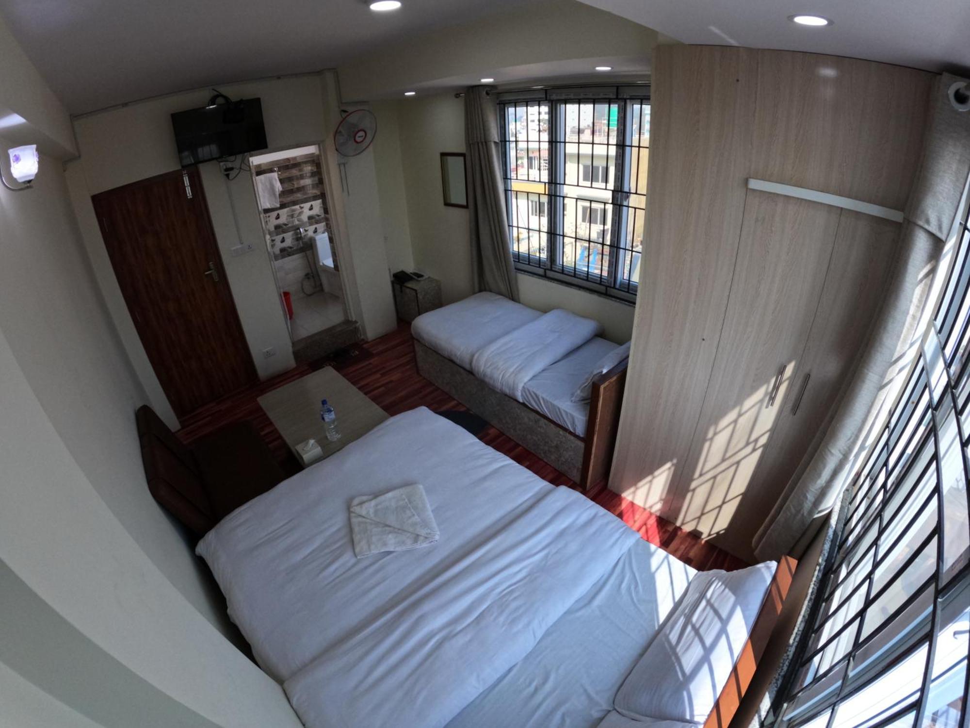 Hotel Global Village *