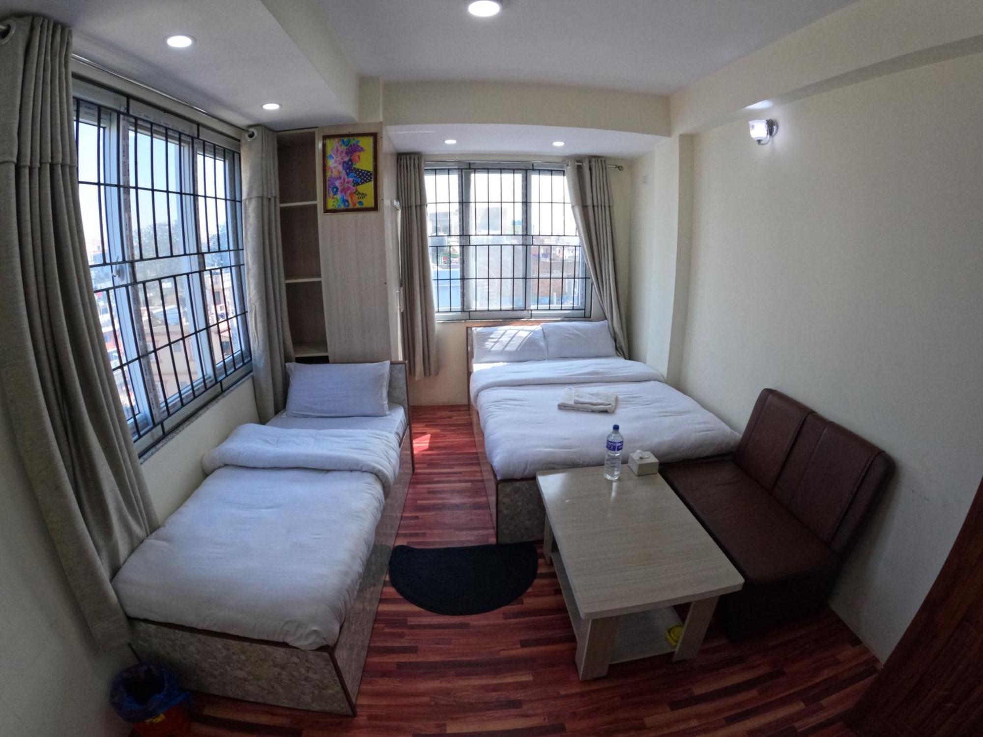Hotel Global Village *