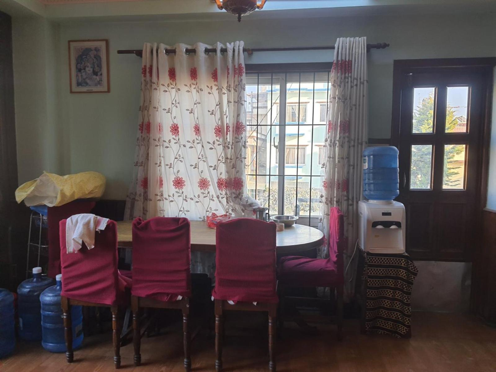 Family With Rooftop Access And Mountain View Kathmandu