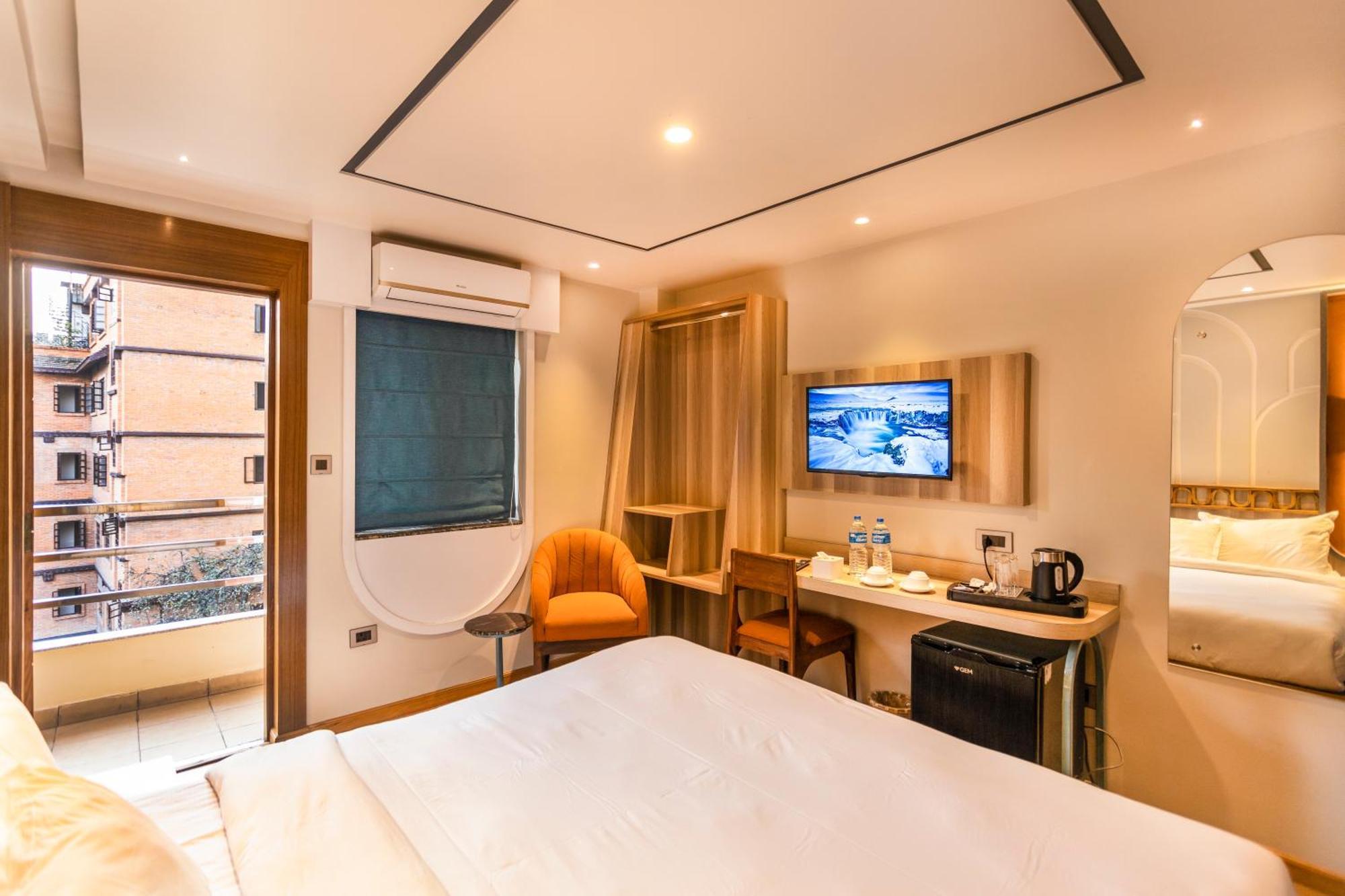 Hotel Ananta 3*